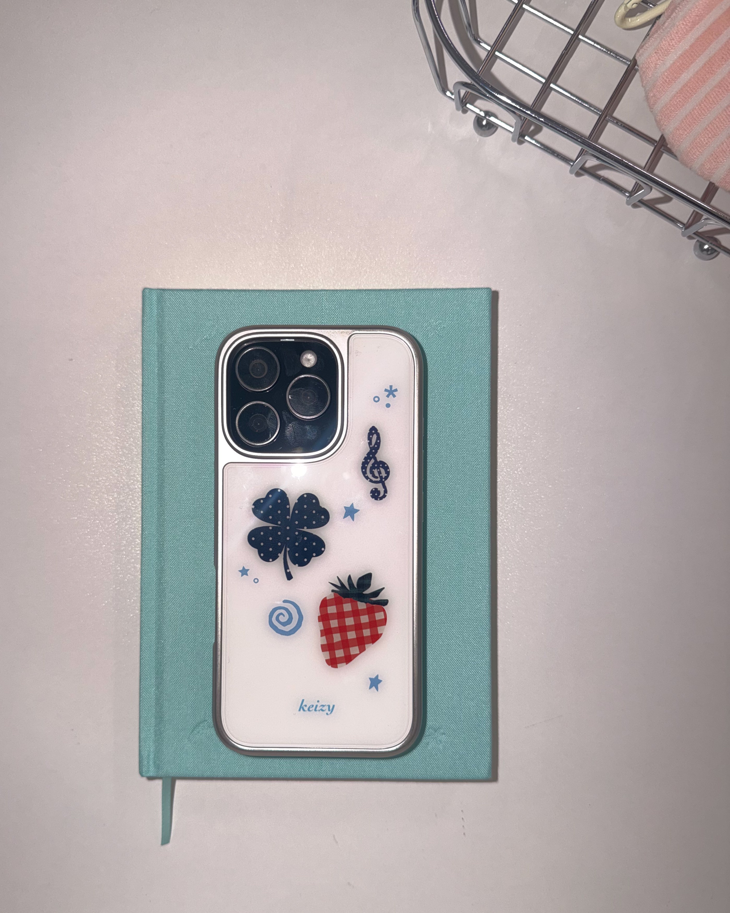 [silver edge] lucky clover
